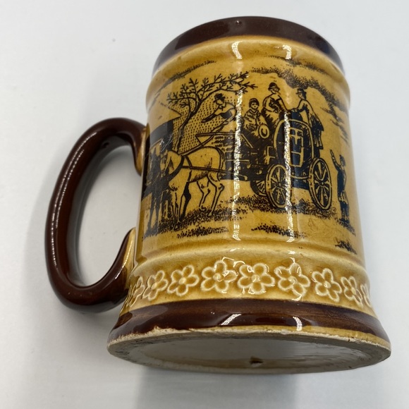 Tiny Mug Flawed - Picture 3 of 5